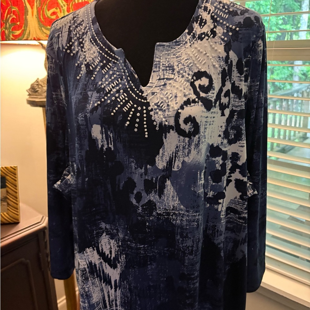 TanJay Blue 3/4 Sleeve Graphic Blouse